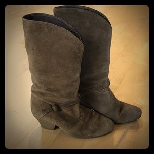 Sexy (and super comfy!)  light brown suede boots